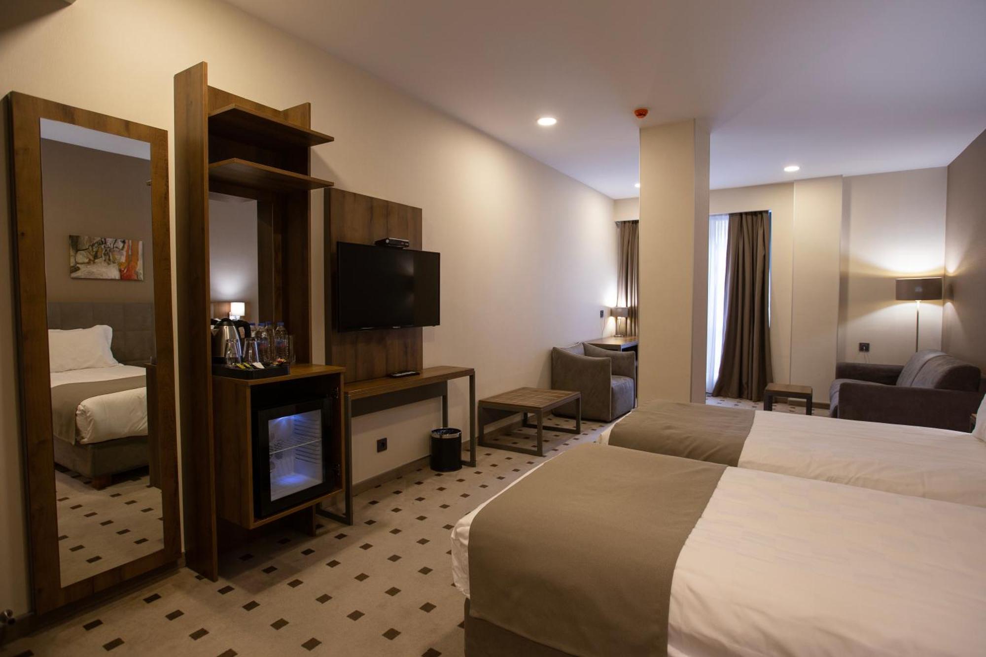 Avenue Hotel Tiflis Dış mekan fotoğraf