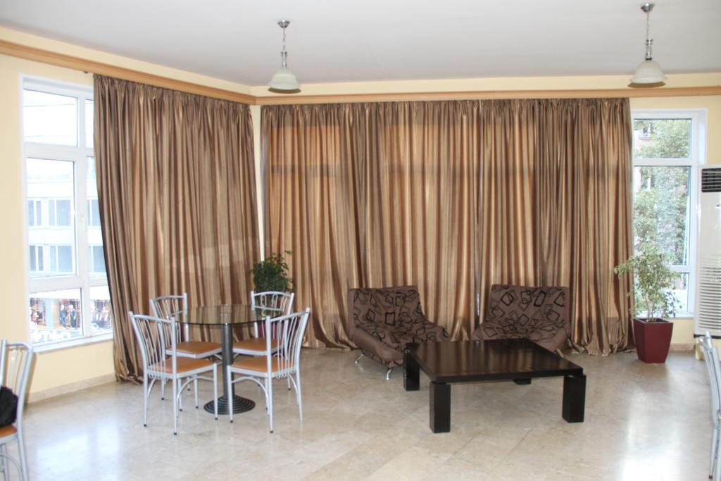 Avenue Hotel Tiflis Dış mekan fotoğraf