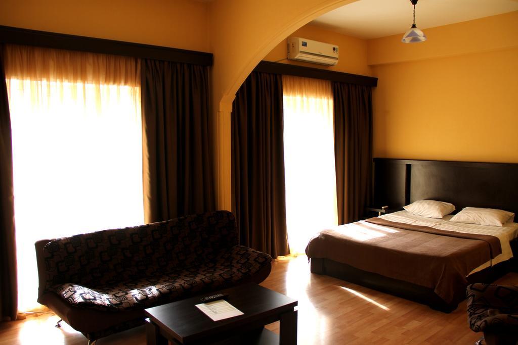 Avenue Hotel Tiflis Oda fotoğraf