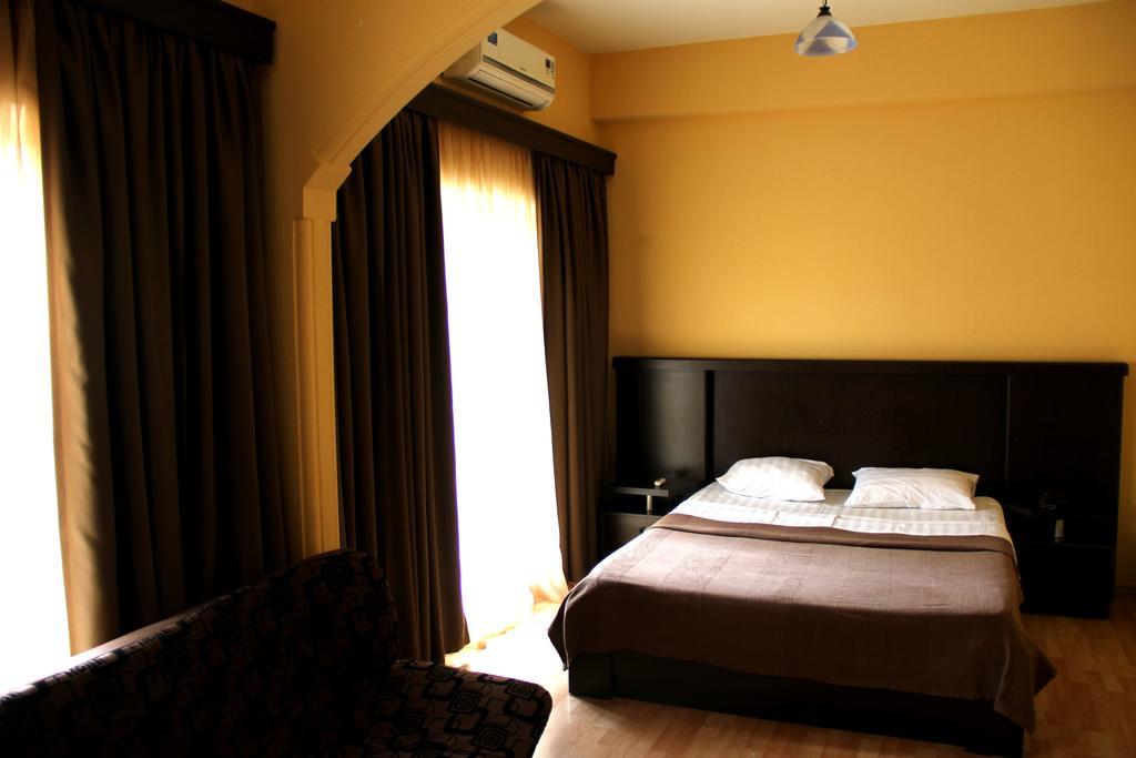 Avenue Hotel Tiflis Oda fotoğraf