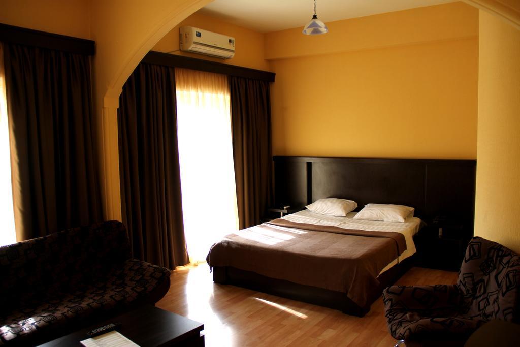 Avenue Hotel Tiflis Oda fotoğraf