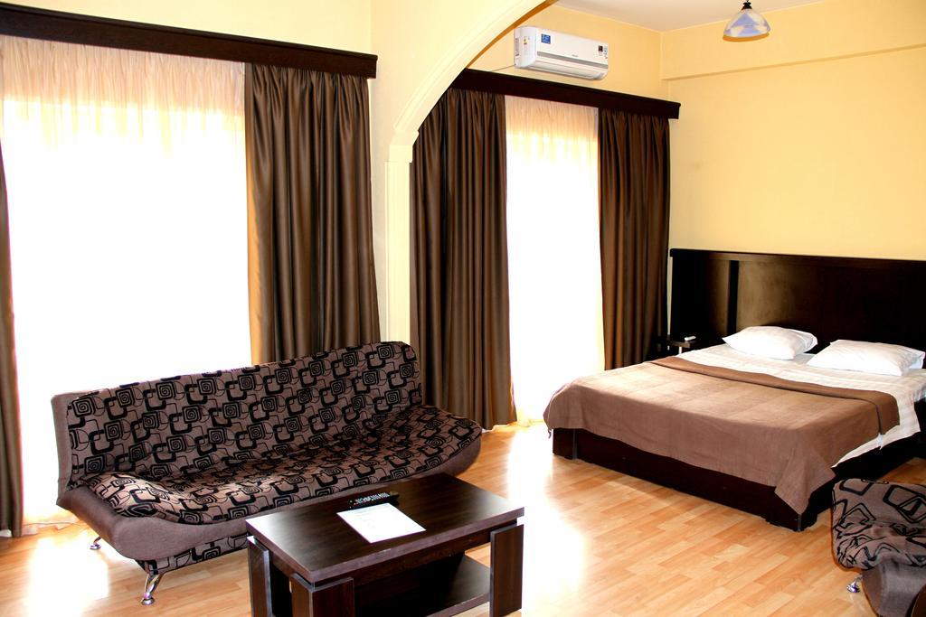 Avenue Hotel Tiflis Oda fotoğraf