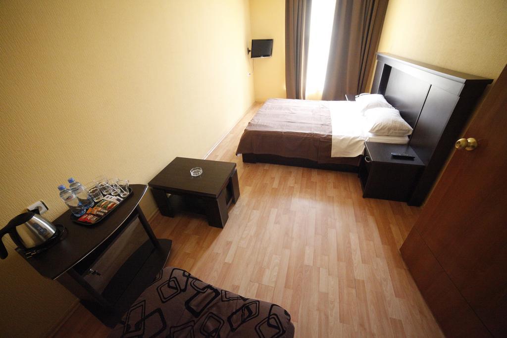 Avenue Hotel Tiflis Oda fotoğraf