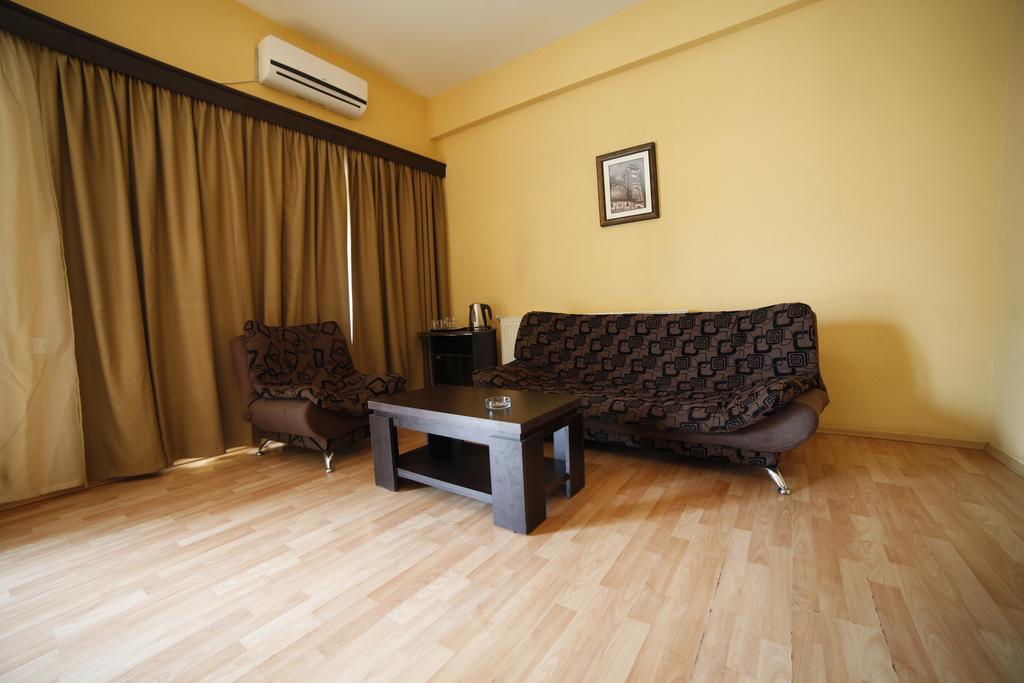 Avenue Hotel Tiflis Oda fotoğraf