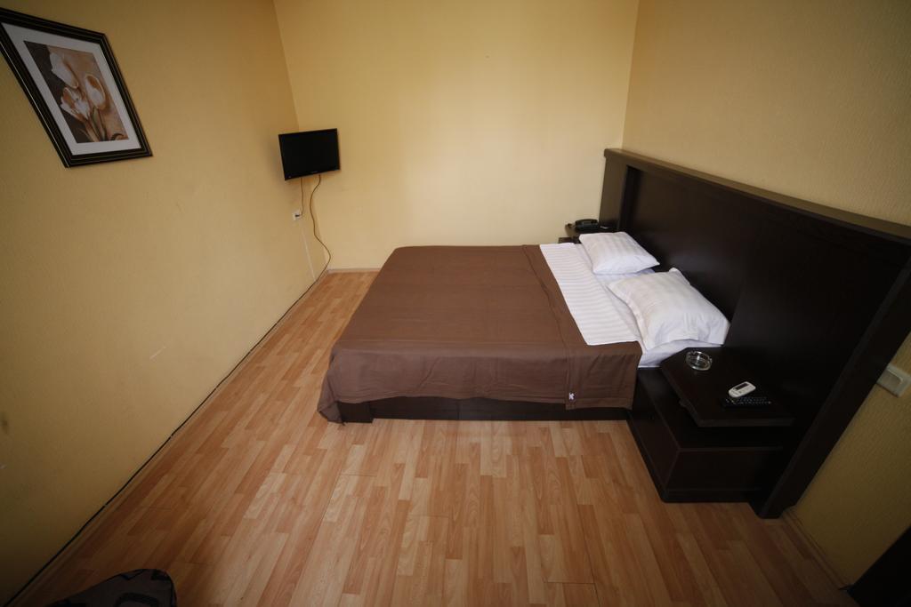 Avenue Hotel Tiflis Oda fotoğraf
