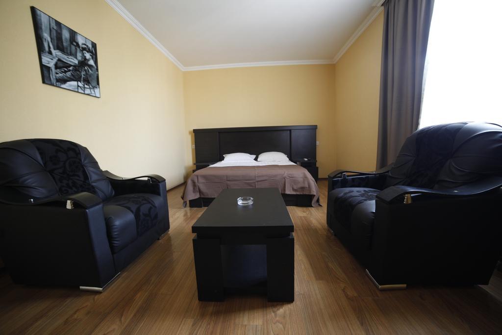Avenue Hotel Tiflis Oda fotoğraf