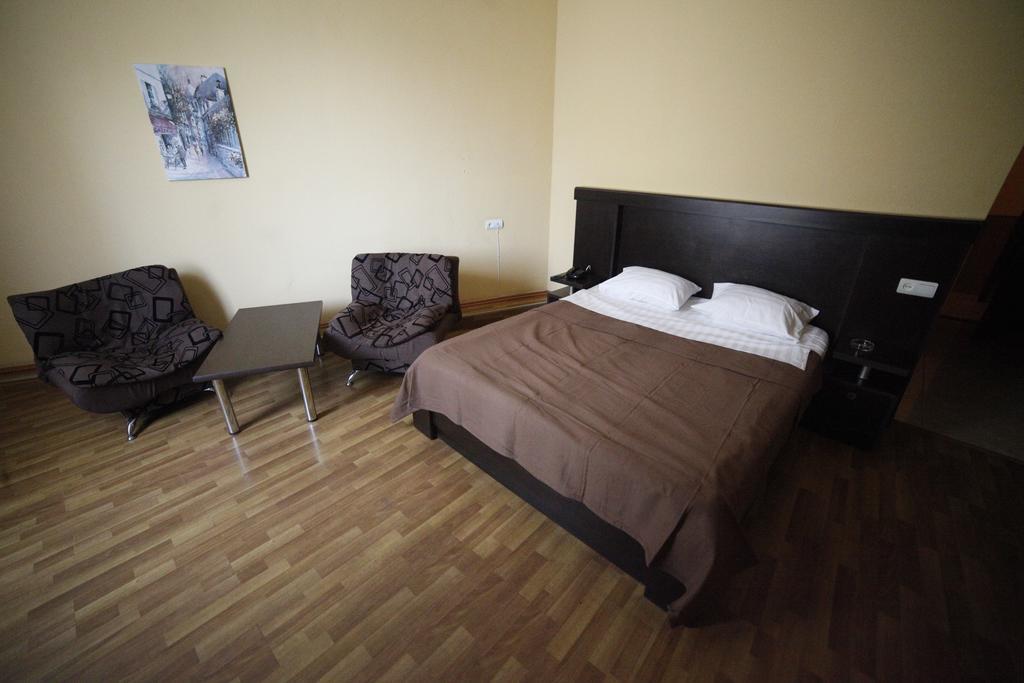 Avenue Hotel Tiflis Oda fotoğraf