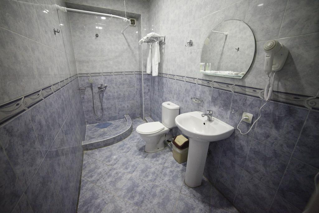 Avenue Hotel Tiflis Oda fotoğraf