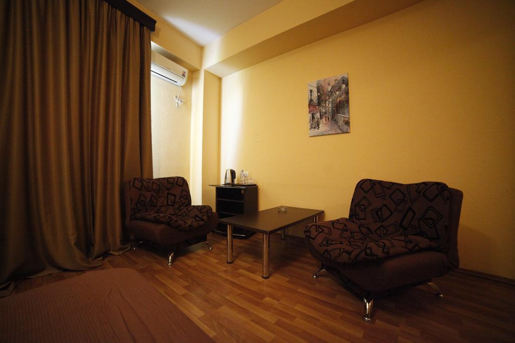 Avenue Hotel Tiflis Oda fotoğraf