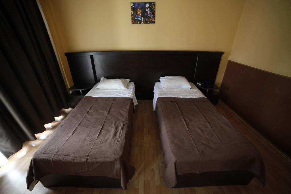 Avenue Hotel Tiflis Oda fotoğraf