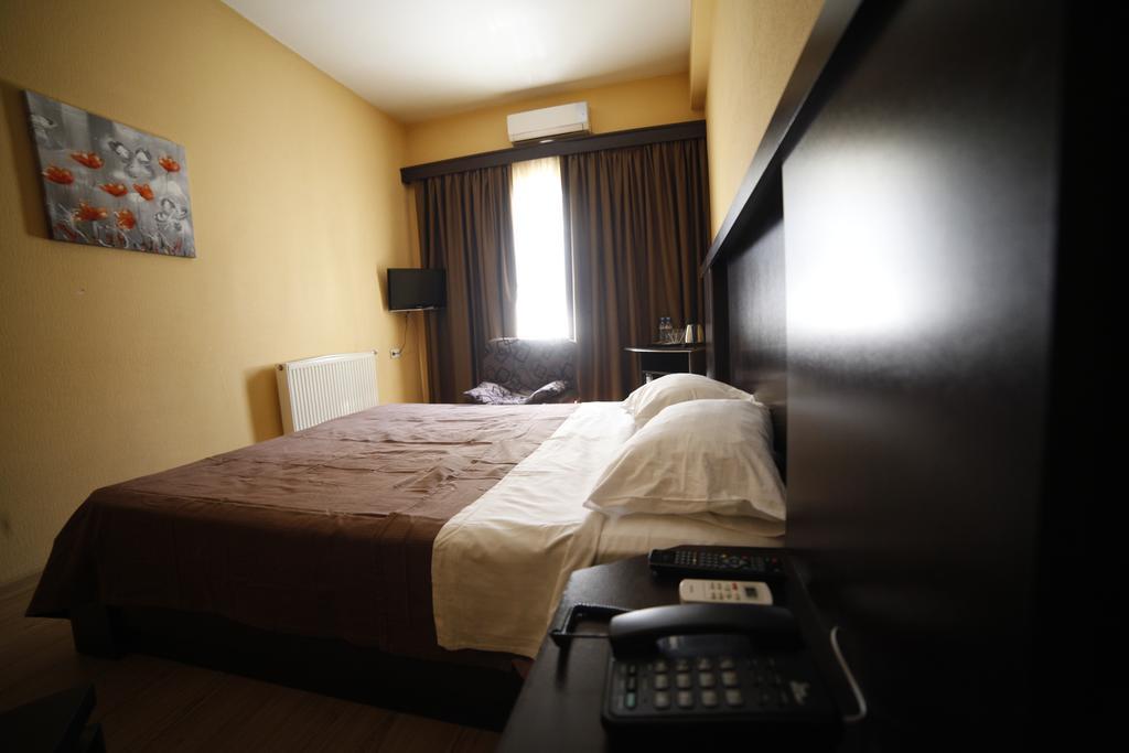 Avenue Hotel Tiflis Oda fotoğraf