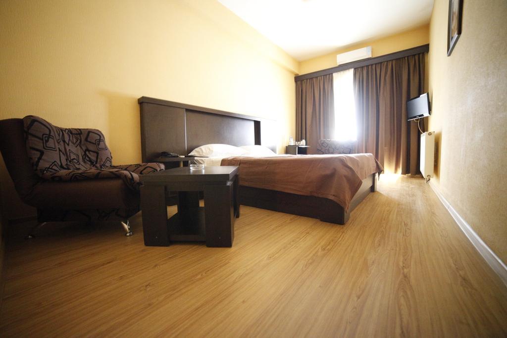 Avenue Hotel Tiflis Oda fotoğraf